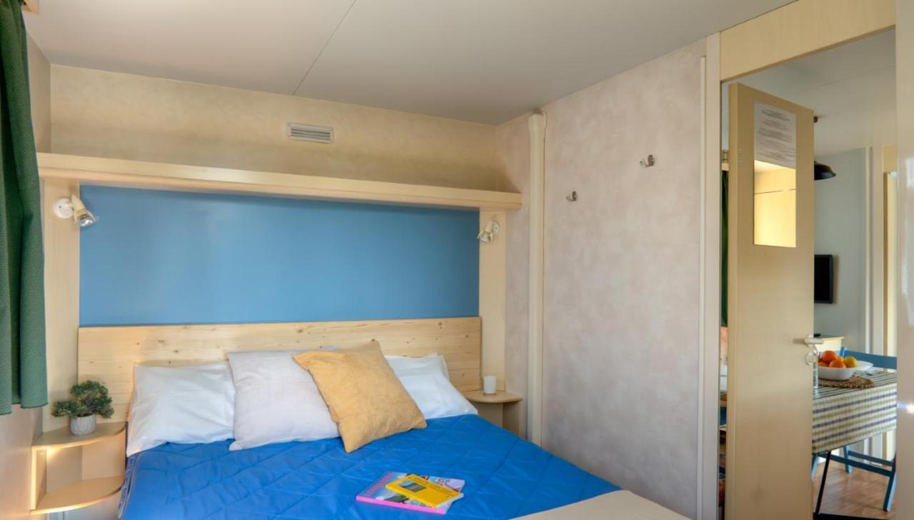 Sereno Camping Holiday Moniga del Garda Ngoại thất bức ảnh