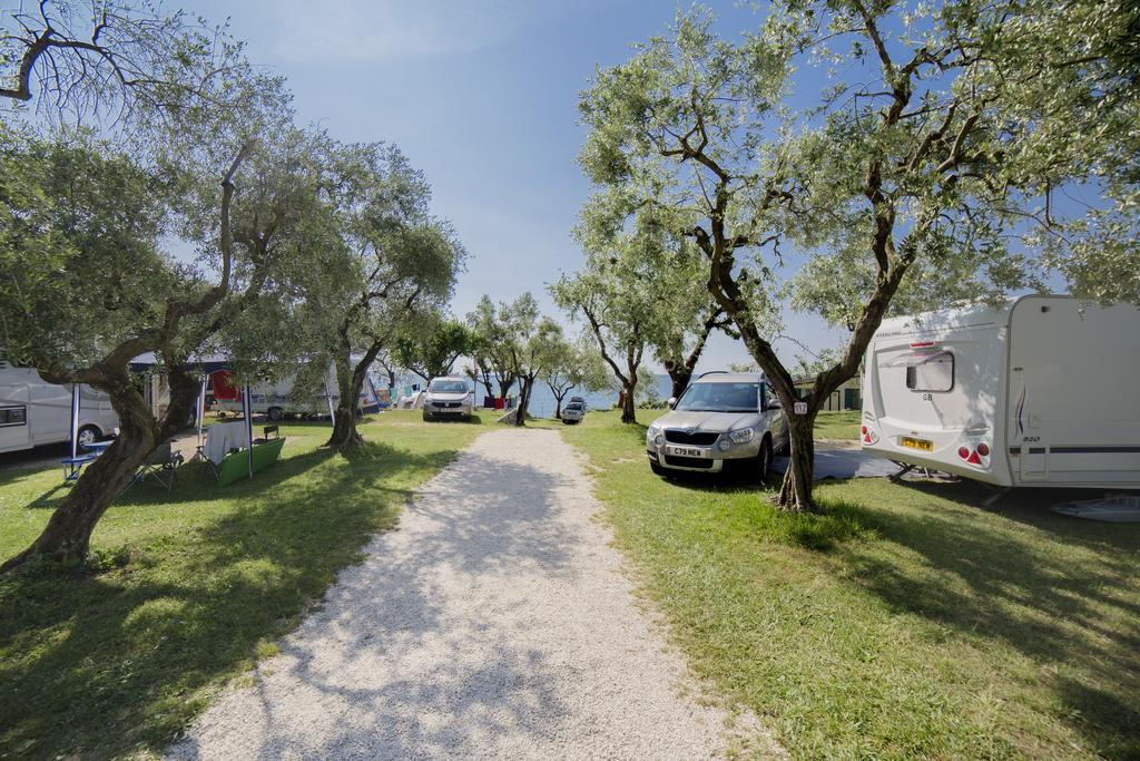 Sereno Camping Holiday Moniga del Garda Ngoại thất bức ảnh