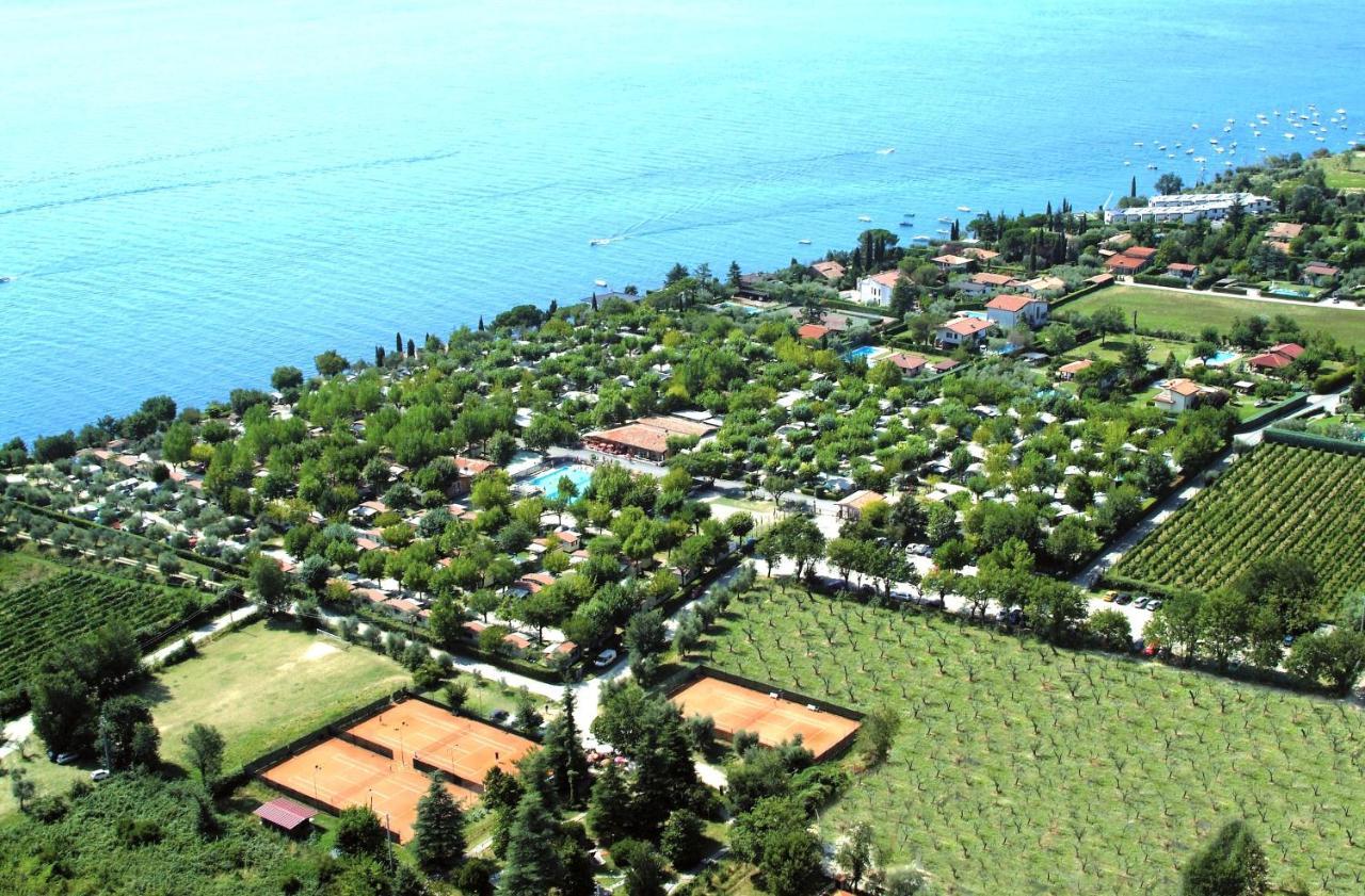 Sereno Camping Holiday Moniga del Garda Ngoại thất bức ảnh